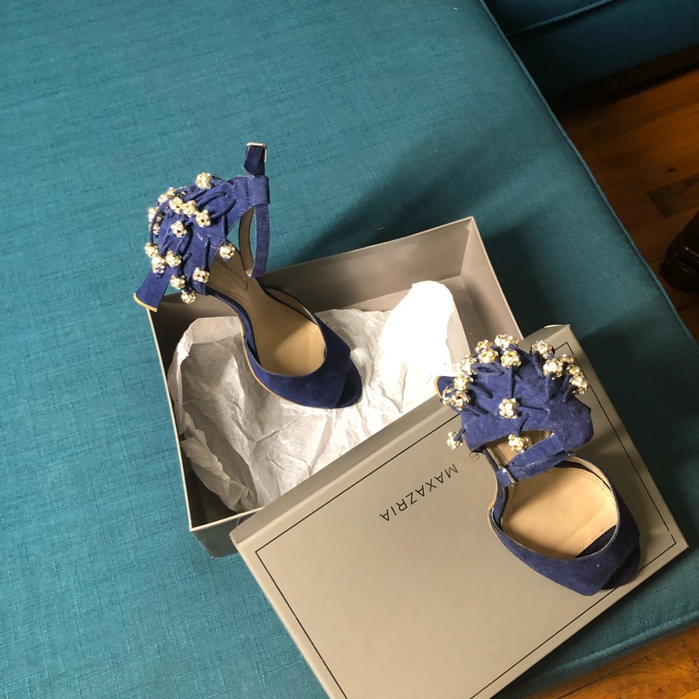 BcBGMaxazria  Navy Leather Eve Sandals